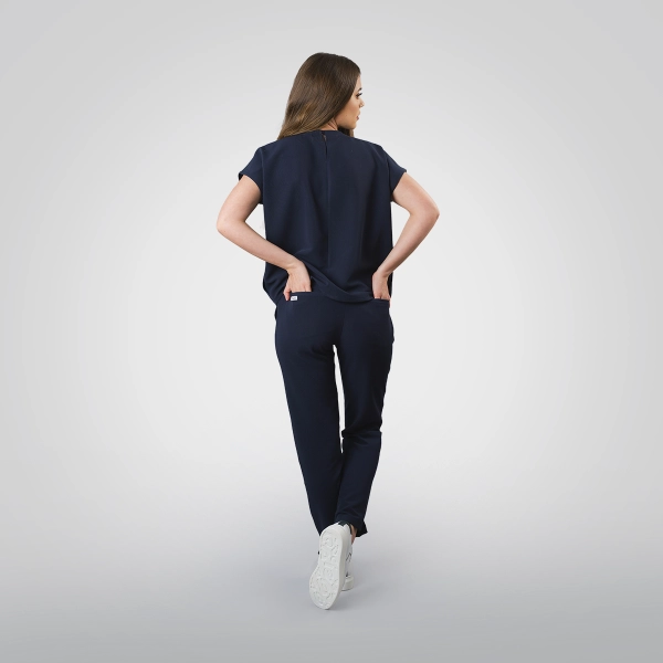 Costum medical bleumarin de damă Crumpler