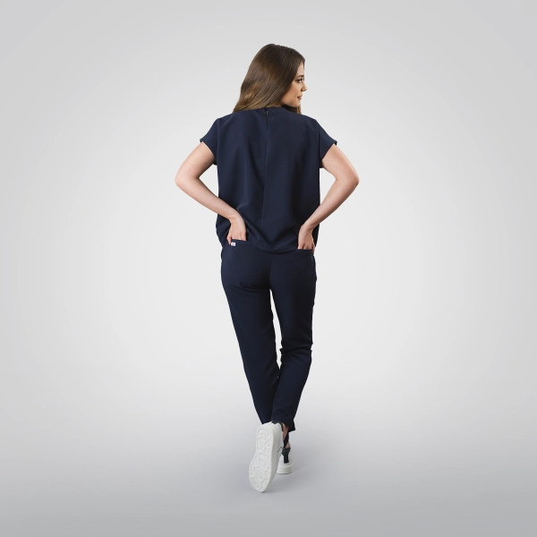Pantaloni medicali bleumarin de damă Crumpler