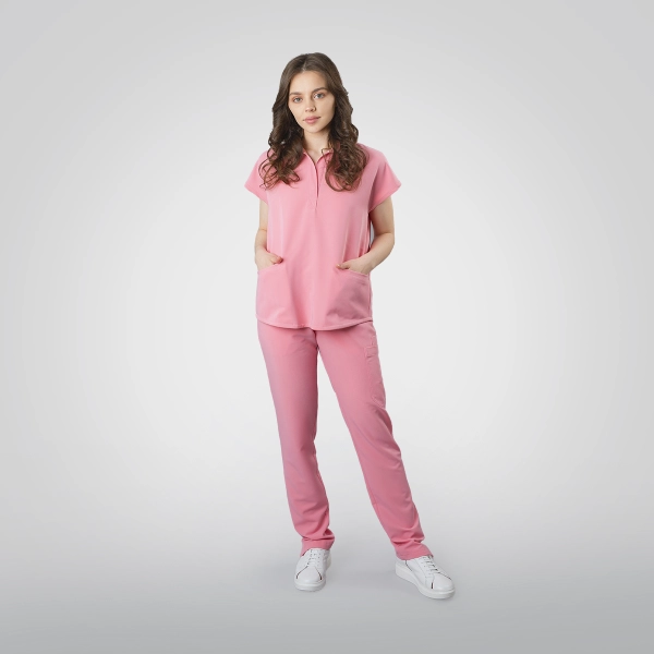 Costum medical roz de damă Chieu