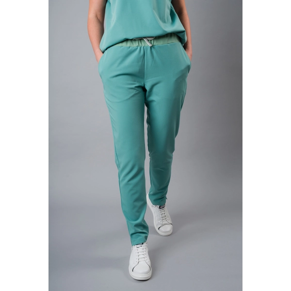 Pantaloni medicali verzi de damă Crumpler