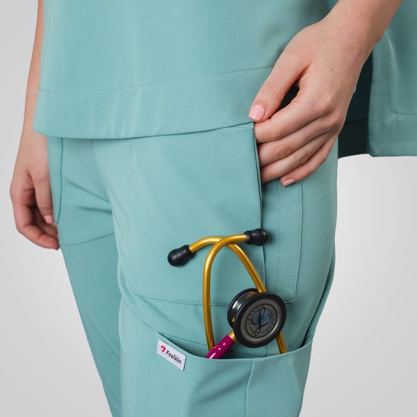 Pantaloni medicali verzi de damă Cutzarida